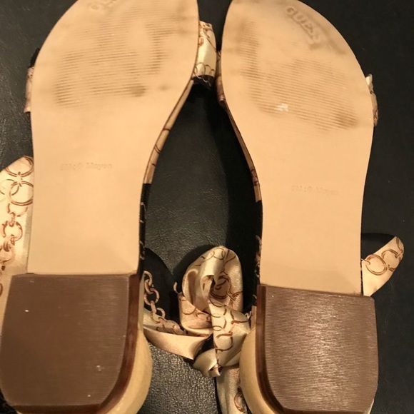 Guess flats - Picture 4 of 4